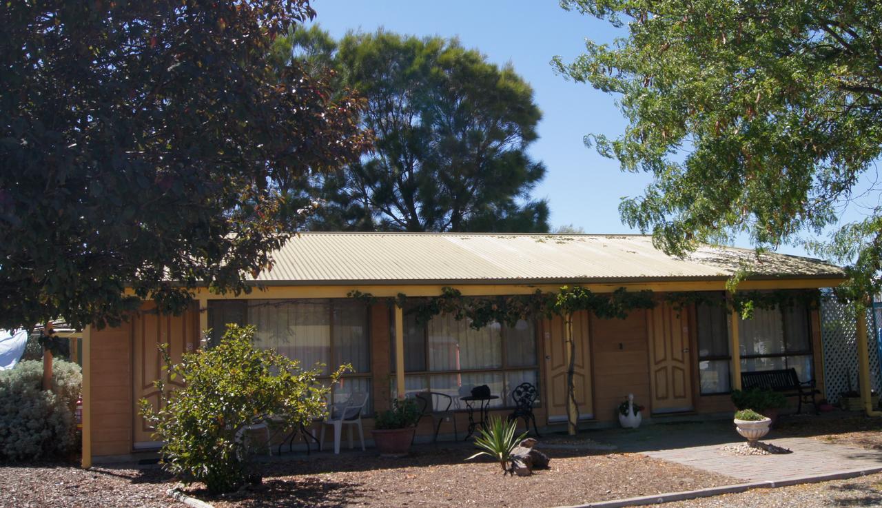 Milang Lakes Motel Exterior photo